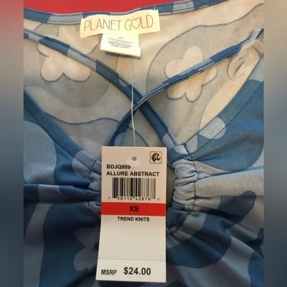 2/$20 Abstract trend knits women’s top - Picture 6 of 11